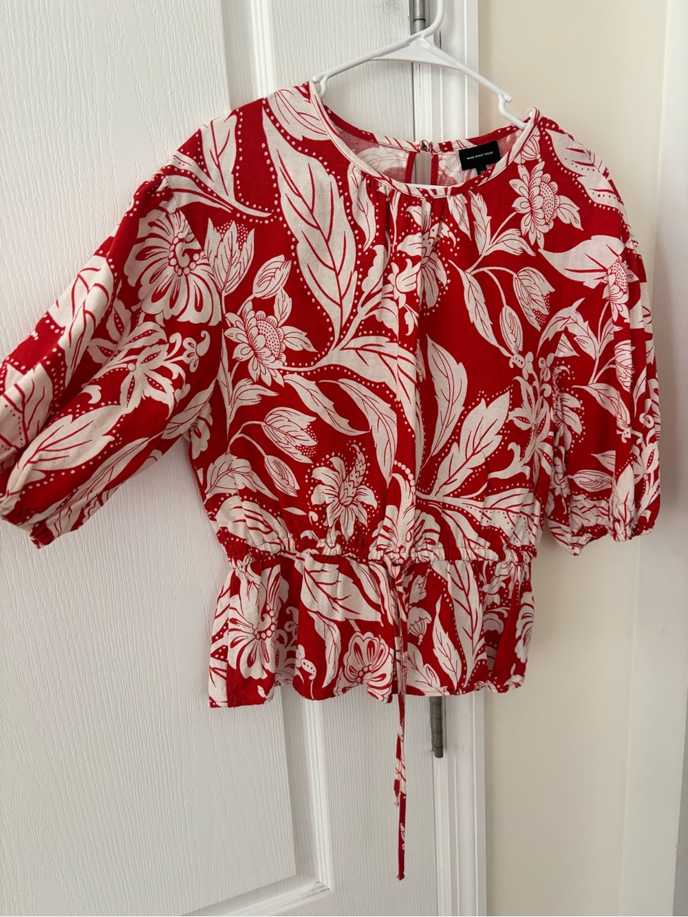 Who What Wear Red and White Floral Tie-Waist Blouse and Matching Shorts